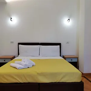 Pergolesi Apartment Milan
